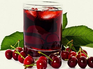 Para etmeyen vişneler konserve yapılıyor