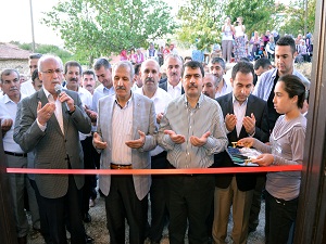 11 cami ibadete açıldı, minarelerden ilk ezanlar yükseldi