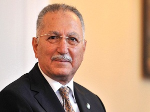 Ekmeleddin İhsanoğlu görevi devretti