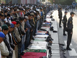 Rusya bayram namazı için yer arıyor