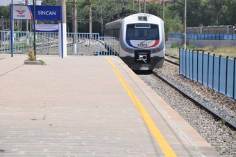 'Banliyö hatları Ankara'da bu yıl, İstanbul'da 2018'de açılacak'