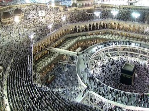 Kâbe'de teravih vakti mahşeri kalabalık