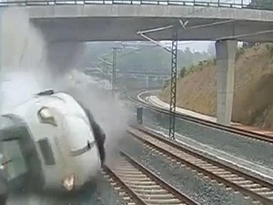 Makinistin dikkatini gelen telefon dağıtmış