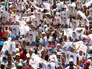 Mısır'da polise göstericileri dağıtın emri