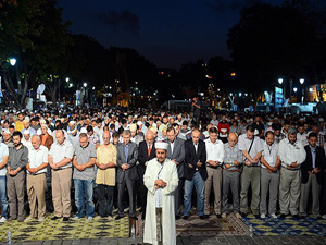 Ayasofya'dan Adeviyye'ye dualarla destek