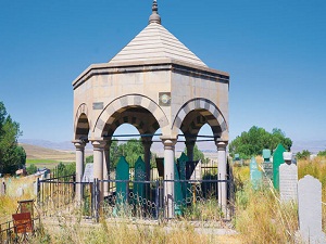 Yunus’un türbesi de kendisi gibi garip kaldı