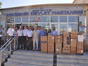 Mesailerinde hasta baktılar, boş vakitlerinde ihtiyaç sahipleri için çalıştılar