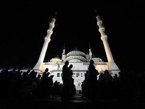 İslam aleminde Kadir Gecesi coşkusu