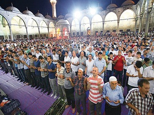 Kadir Gecesi’nde camilerde hatim şöleni