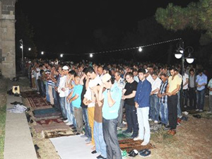 Cemaat, Kadir Gecesi Ayasofya'ya sığmadı