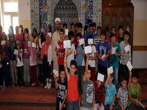İmamdan öğrencilerine bayram harçlığı