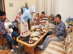 Bayramda misafirliğe 'tok' gidin