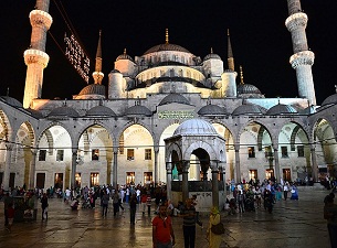 İstanbul'da ramazanın son teravih namazı kılındı