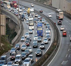 Trafikte bayram dönüşü alarmı!