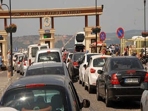 Çanakkale Boğaz'ından 75 bin araç geçti