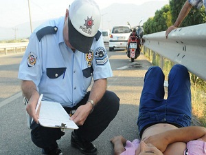 Polis, yolcu kılığına girdi, kazalar azaldı