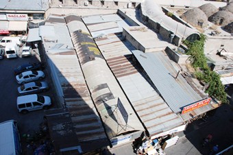 Tarihi yapıların bulunduğu Camii Kebir çevresi yeniden canlanıyor