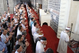 Beşinci Harem-i Şerif'te Mısır'dakiler için namaz kılındı