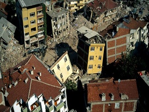 Depremde sadece bina değil eşyalarda öldürüyor