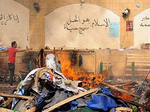 Katliamın izleri siliniyor