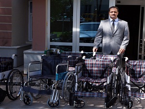 Çevre ve Şehircilik Müdürlüğü'nden engellilere duyarlı yardım