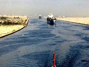 Süveyş Kanalı kapanırsa petrol fiyatları artar