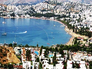 Antalya'da Sahiller Doldu Taştı