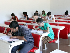 İKÇÜ’ye yabancı öğrenci akını: 140 kişilik kontenjana 850 başvuru