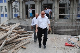 Vali Özçimen: Okullar en sağlam binalar olmalı