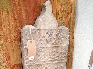 Osmanlı mezar taşlarının Londra’daki satışı durduruldu