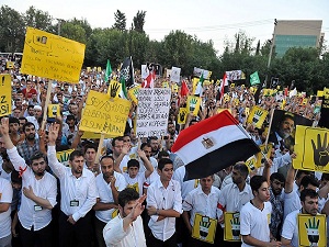 Katliamları protestolar sürüyor