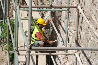 Kaleiçi surlarının restorasyonu devam ediyor