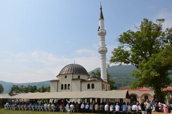 Karadağ’da yeniden inşa edilen Bioçe Camii ibadete açıldı