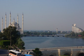 Adana'da Ramazan ayı için dev Kubbeli Han