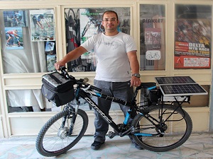 Akülü yetmedi, güneş enerjili yaptı