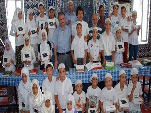 Kur'an kursunu bitirene tablet hediye