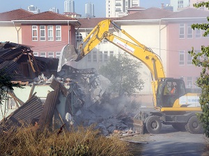 Ataşehir’deki gecekondu yıkımına devam ediliyor