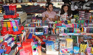 Kırtasiye ve kıyafet malzemelerine dikkat edin