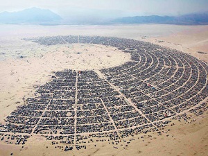 Çöle festival için şehir kurdular