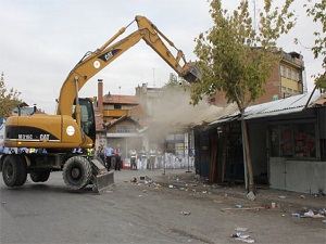 Konya'da 600 polis, 400 zabıtalı dev yıkım