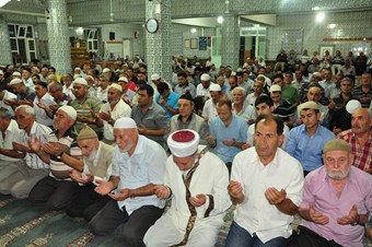 Suriye ve Mısır’daki ölenler için hatim indirildi