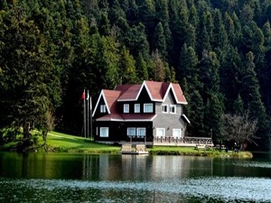 Gölcük Tabiat Parkı'na ziyaretçi akını