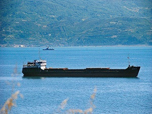 Hacizli gemide deniz ortasında kalan mürettebatın yakıtı da bitti