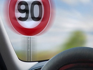 Bölünmüş yollarda hız 90 km çıkarıldı