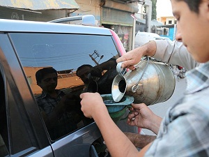 Suriye'de Esed karşıtı halk akaryakıtını kendi üretiyor
