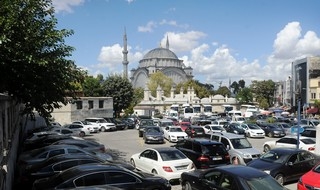 Park ve meydanların altı otopark oluyor