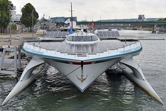 Güneş enerjisiyle çalışan gemi Paris'te