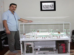 Özlemini dindirmek yaptığı Kabe maketine değer biçemiyor