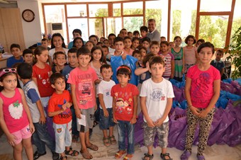 Manavgat'ta 500 öğreniciye kırtasiye yardımı