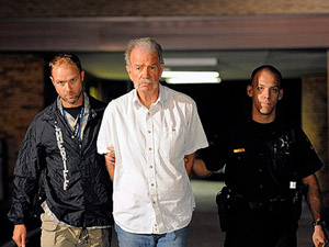 Kur'an yakmak isteyen papaz tutuklandı